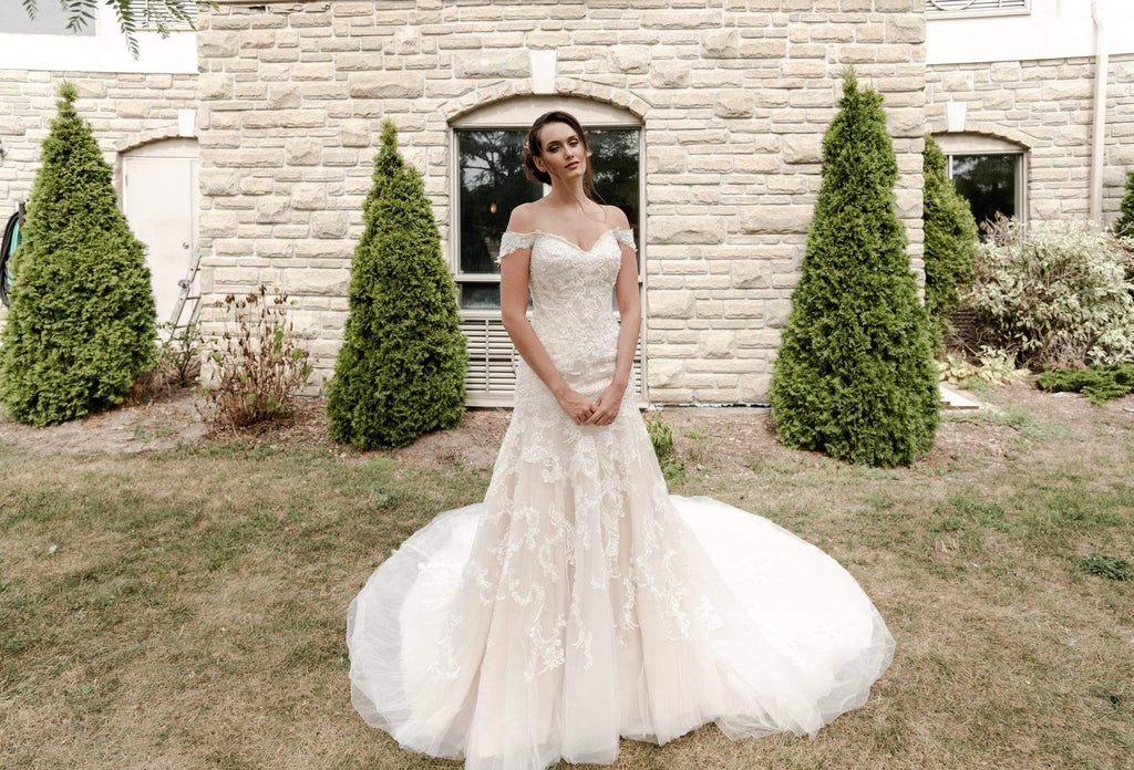 Chic Bridals Wedding Dress Adine La Maison Bridal Boutique Ottawa Ontario