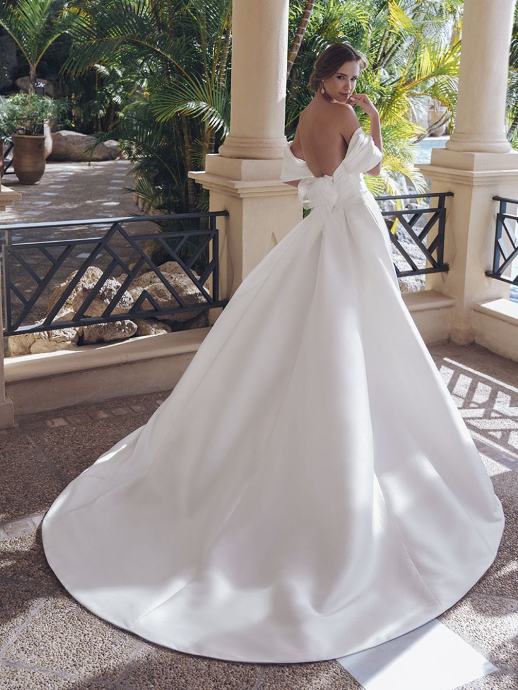 Blue by Enzoani Wedding Dress Sevilla Sevilla La Maison Bridal Boutique Ottawa Ontario