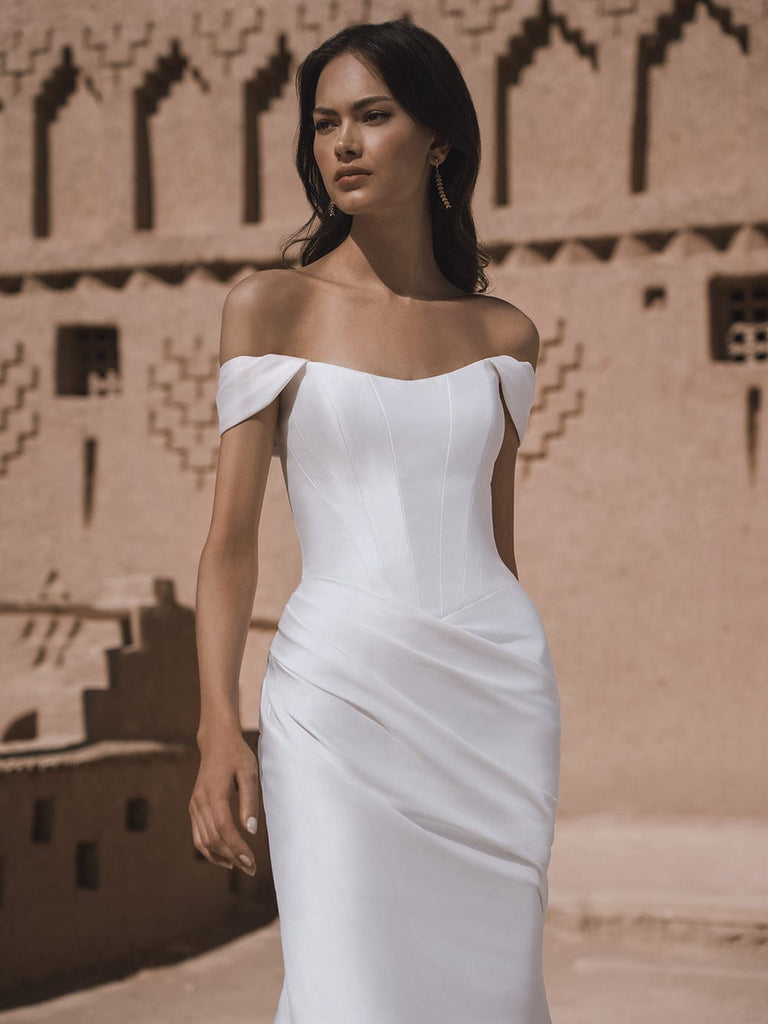 Blue by Enzoani Wedding Dress Tova Tova La Maison Bridal Boutique Ottawa Ontario