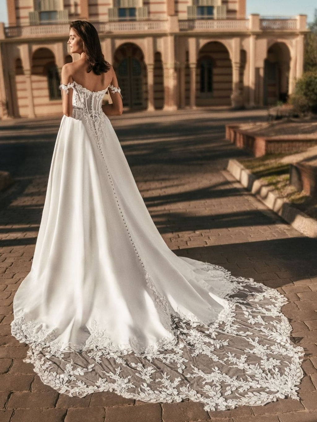 Blue by Enzoani Wedding Dress Udell Udell La Maison Bridal Boutique Ottawa Ontario