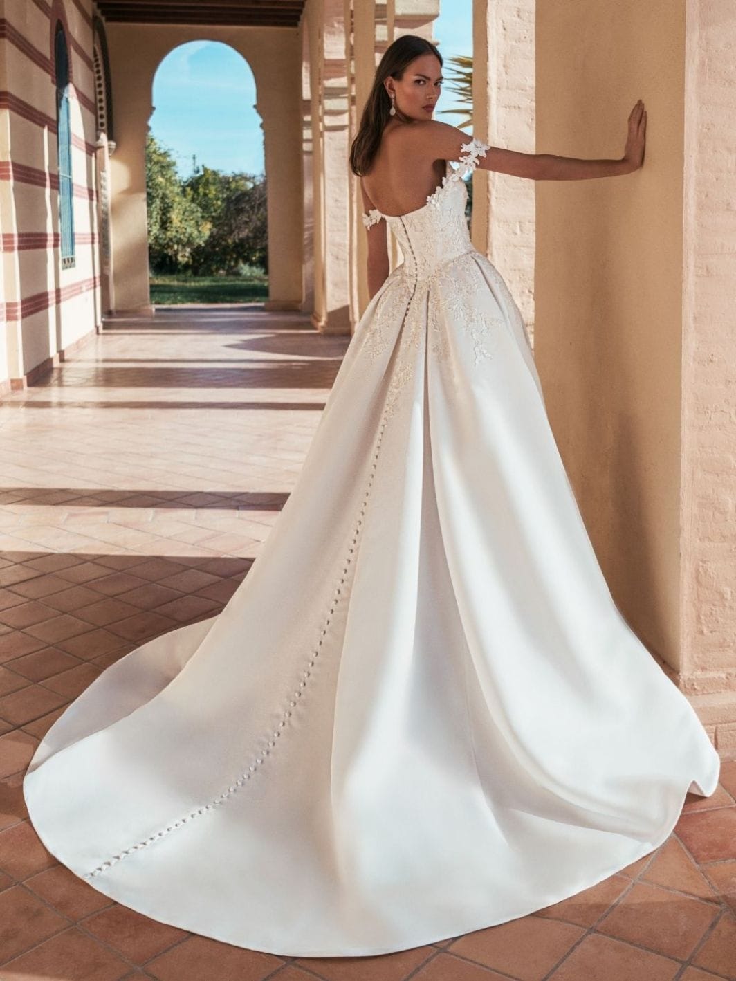 Blue by Enzoani Wedding Dress Uritza Uritza La Maison Bridal Boutique Ottawa Ontario