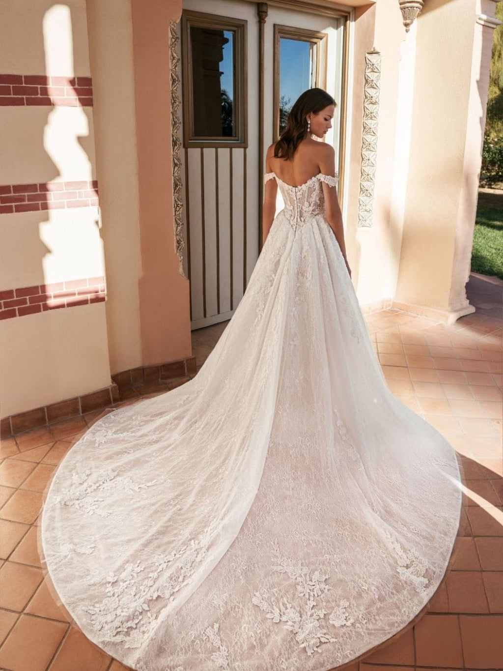 Blue by Enzoani Wedding Dress Uvena Uvena La Maison Bridal Boutique Ottawa Ontario