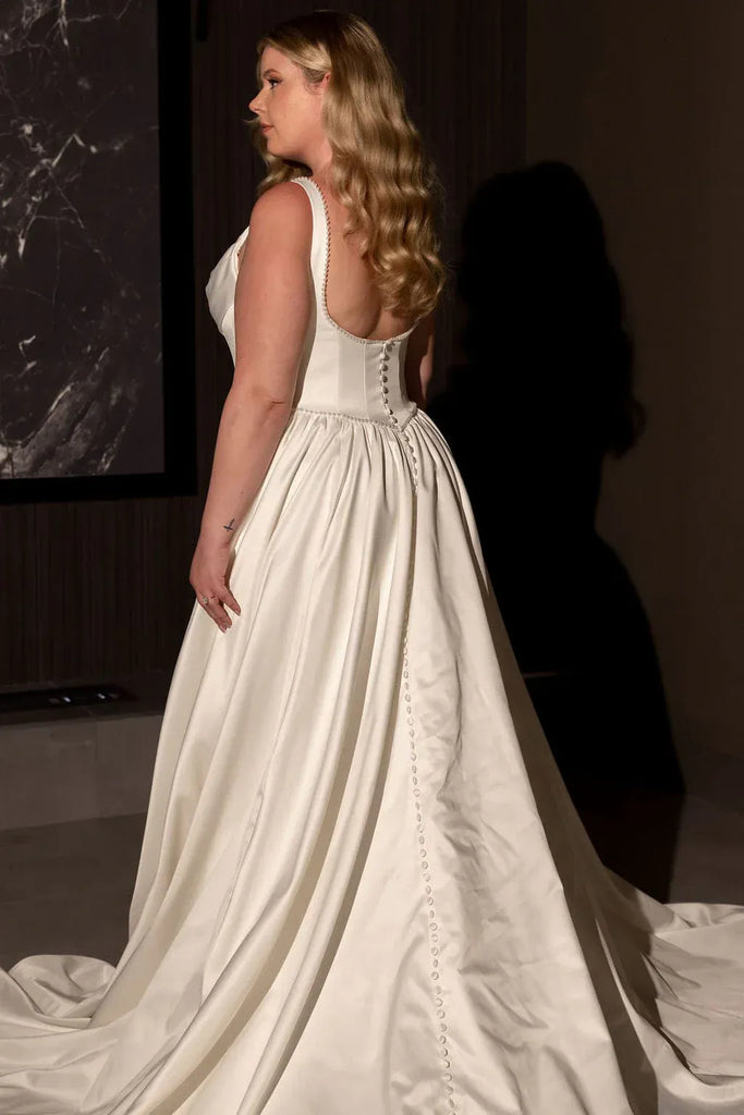 Chic Bridals Gemini with pearls Gemini with pearls La Maison Bridal Boutique Ottawa Ontario