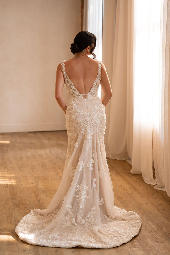 Chic Bridals Wedding Dress Fantasia La Maison Bridal Boutique Ottawa Ontario