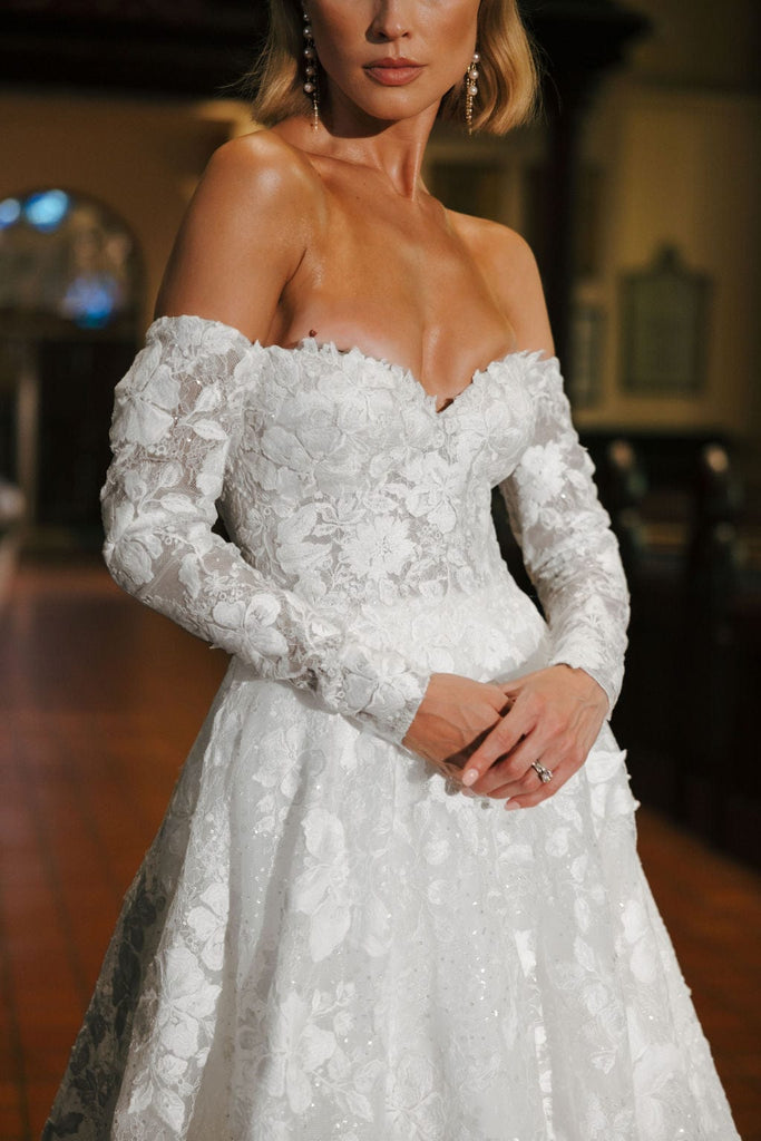 Chic Bridals Wedding Dress Fia La Maison Bridal Boutique Ottawa Ontario