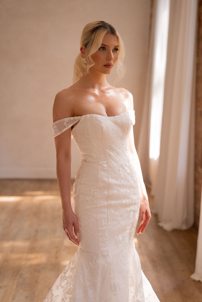 Chic Bridals Wedding Dress Frankie La Maison Bridal Boutique Ottawa Ontario