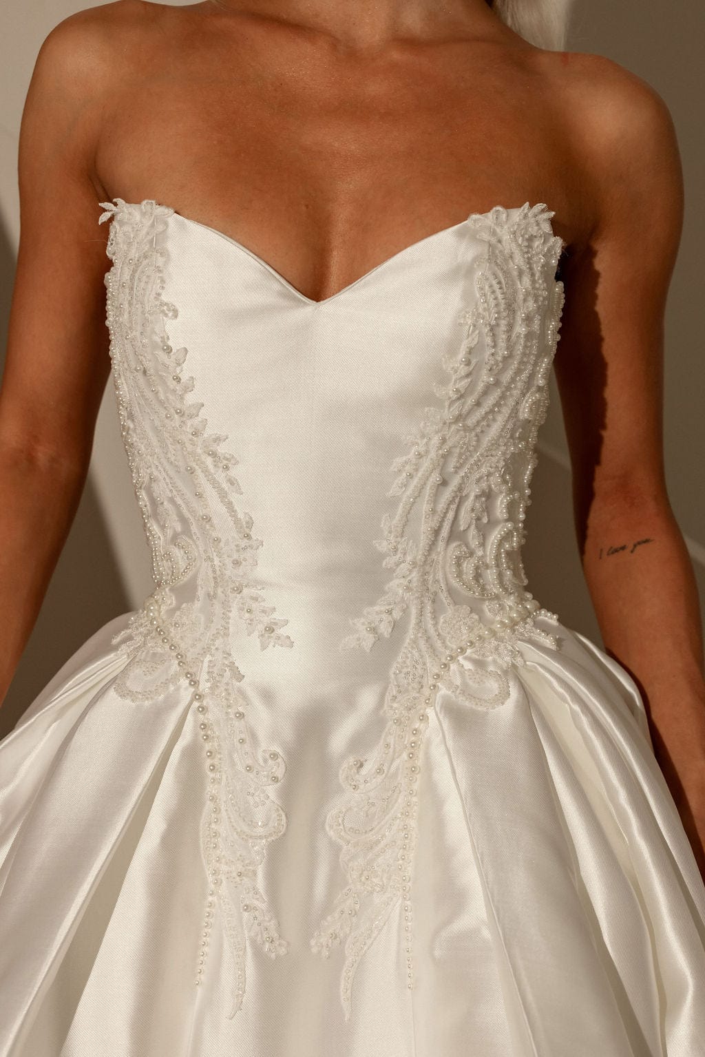 Chic Bridals Wedding Dress Gaelle Gaelle La Maison Bridal Boutique Ottawa Ontario