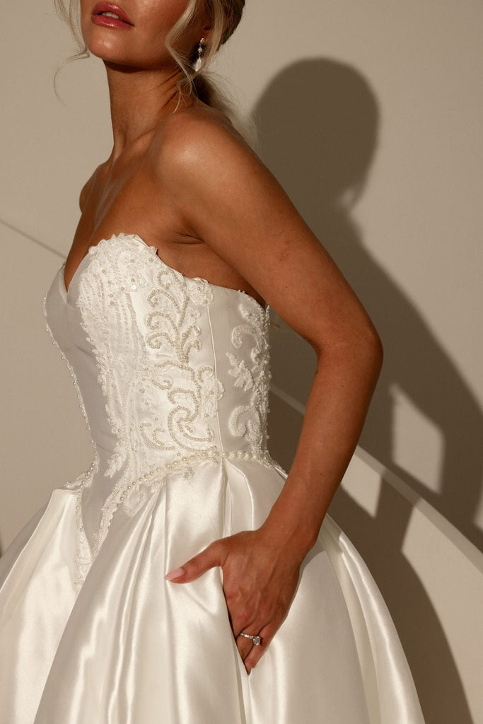Chic Bridals Wedding Dress Gaelle Gaelle La Maison Bridal Boutique Ottawa Ontario