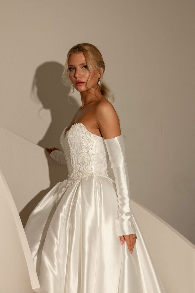 Chic Bridals Wedding Dress Gaelle Gaelle La Maison Bridal Boutique Ottawa Ontario