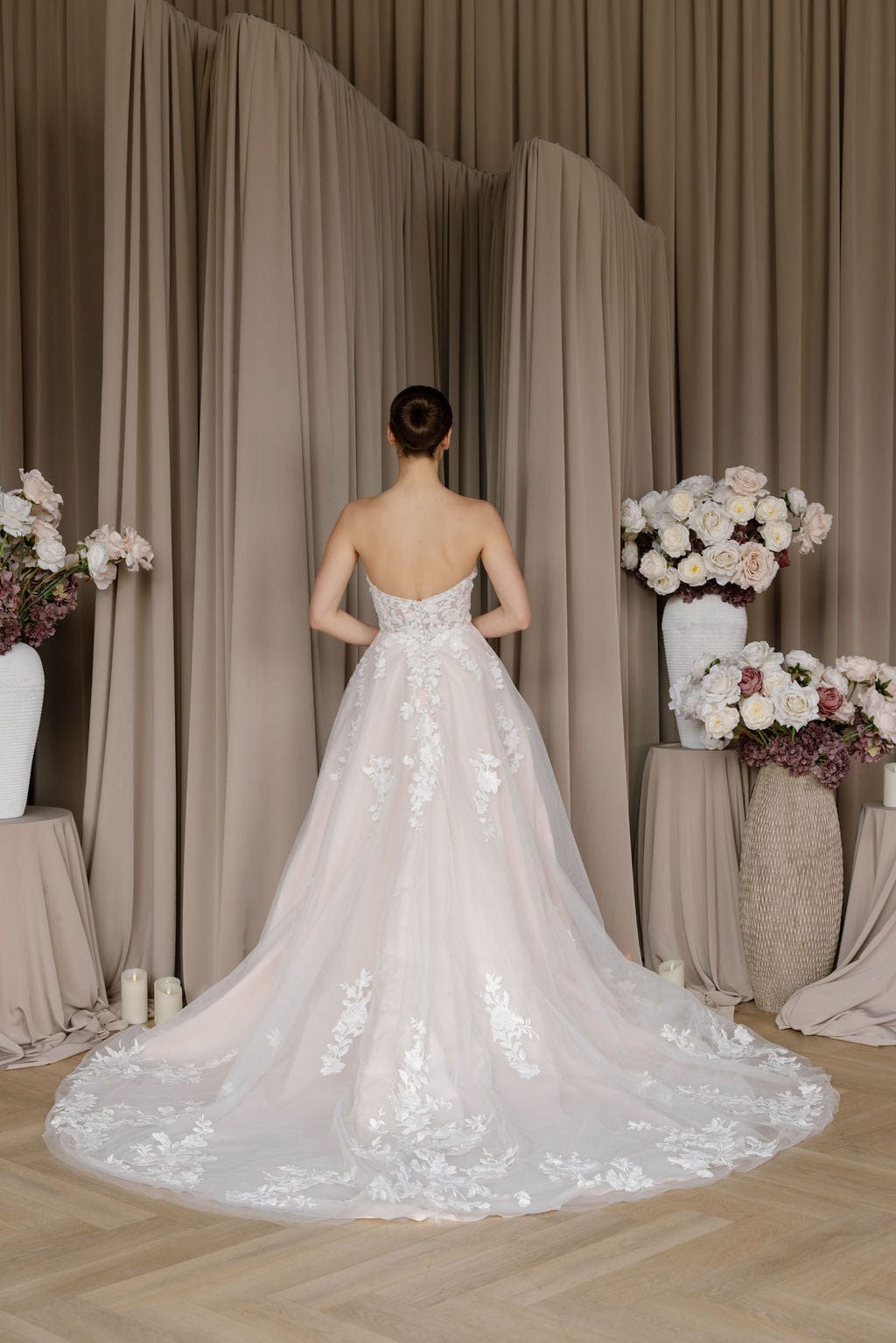 Chic Bridals Wedding Dress Gentian Gentian La Maison Bridal Boutique Ottawa Ontario