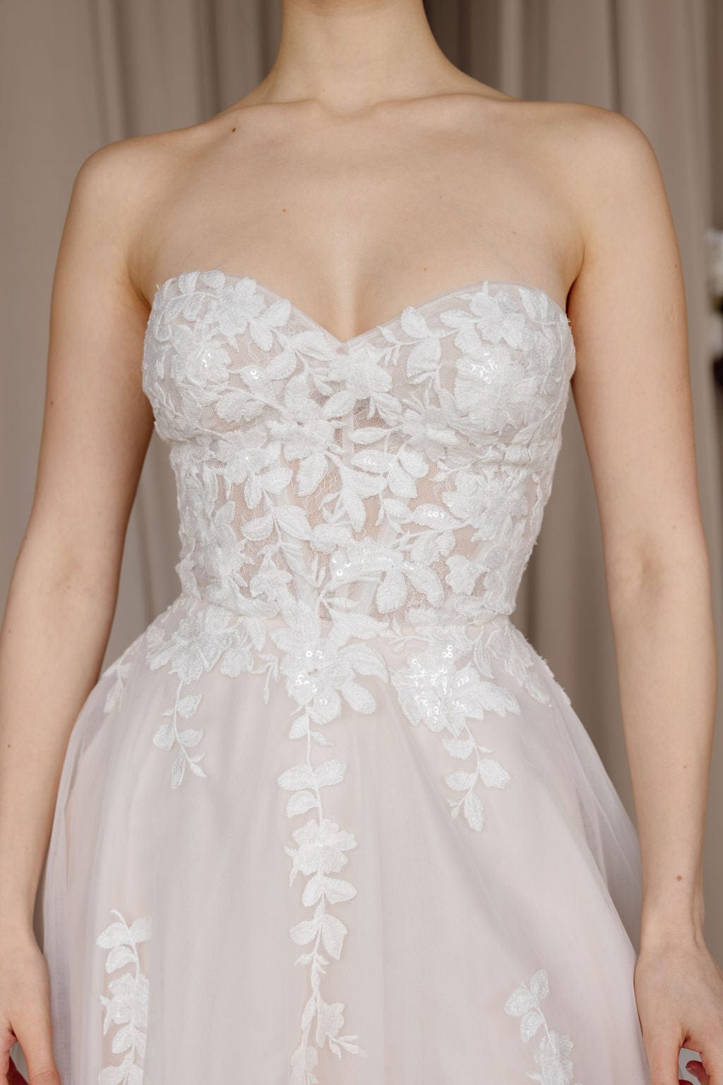 Chic Bridals Wedding Dress Gentian Gentian La Maison Bridal Boutique Ottawa Ontario