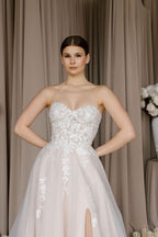 Chic Bridals Wedding Dress Gentian Gentian La Maison Bridal Boutique Ottawa Ontario