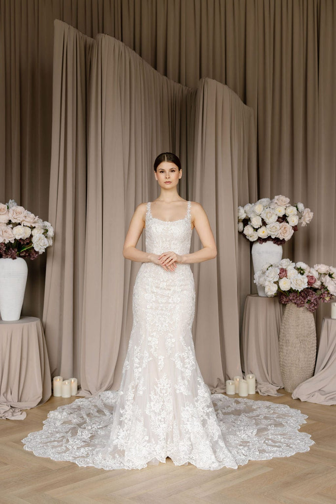 Chic Bridals Wedding Dress Gillian Gillian La Maison Bridal Boutique Ottawa Ontario