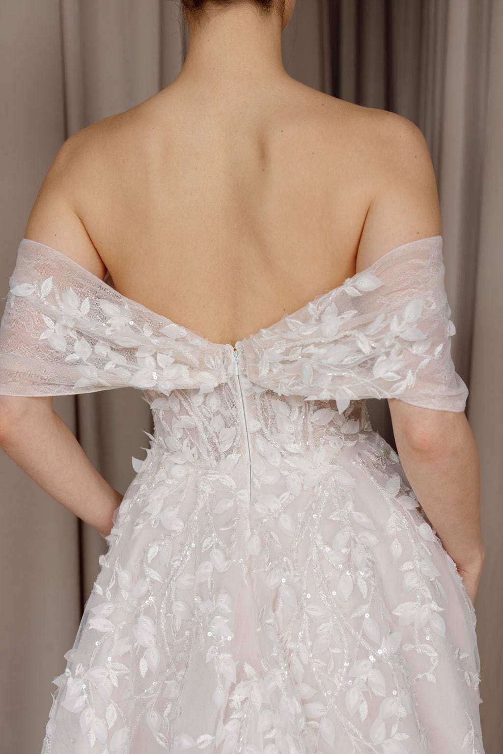 Chic Bridals Wedding Dress Gladiolus Gladiolus La Maison Bridal Boutique Ottawa Ontario