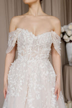 Chic Bridals Wedding Dress Gladiolus Gladiolus La Maison Bridal Boutique Ottawa Ontario