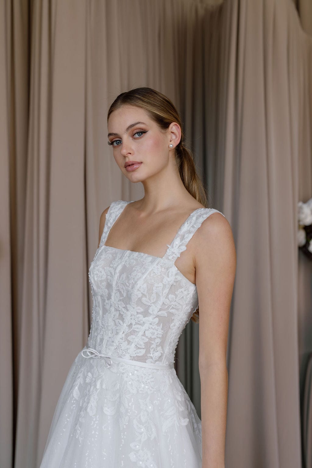 Chic Bridals Wedding Dress Gracen Gracen La Maison Bridal Boutique Ottawa Ontario