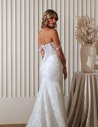 Chic Bridals Wedding Dress Halina Halina La Maison Bridal Boutique Ottawa Ontario
