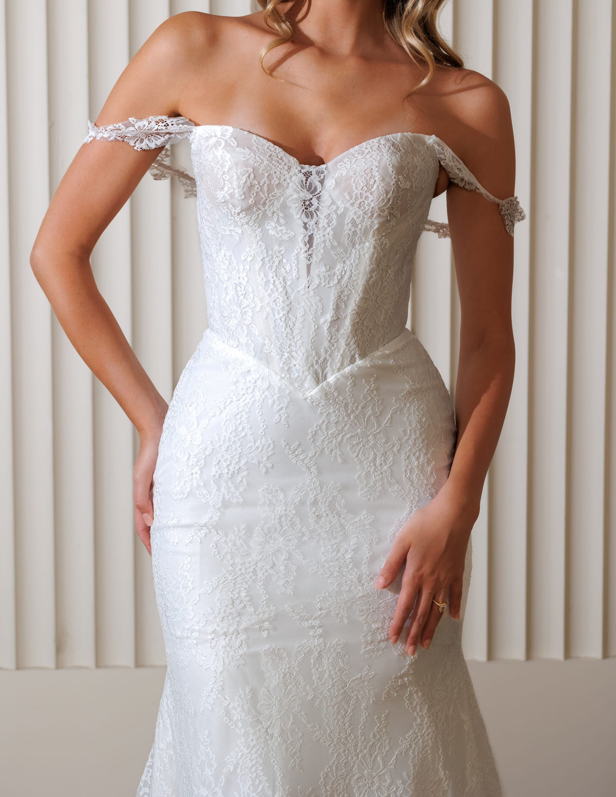 Chic Bridals Wedding Dress Halina Halina La Maison Bridal Boutique Ottawa Ontario