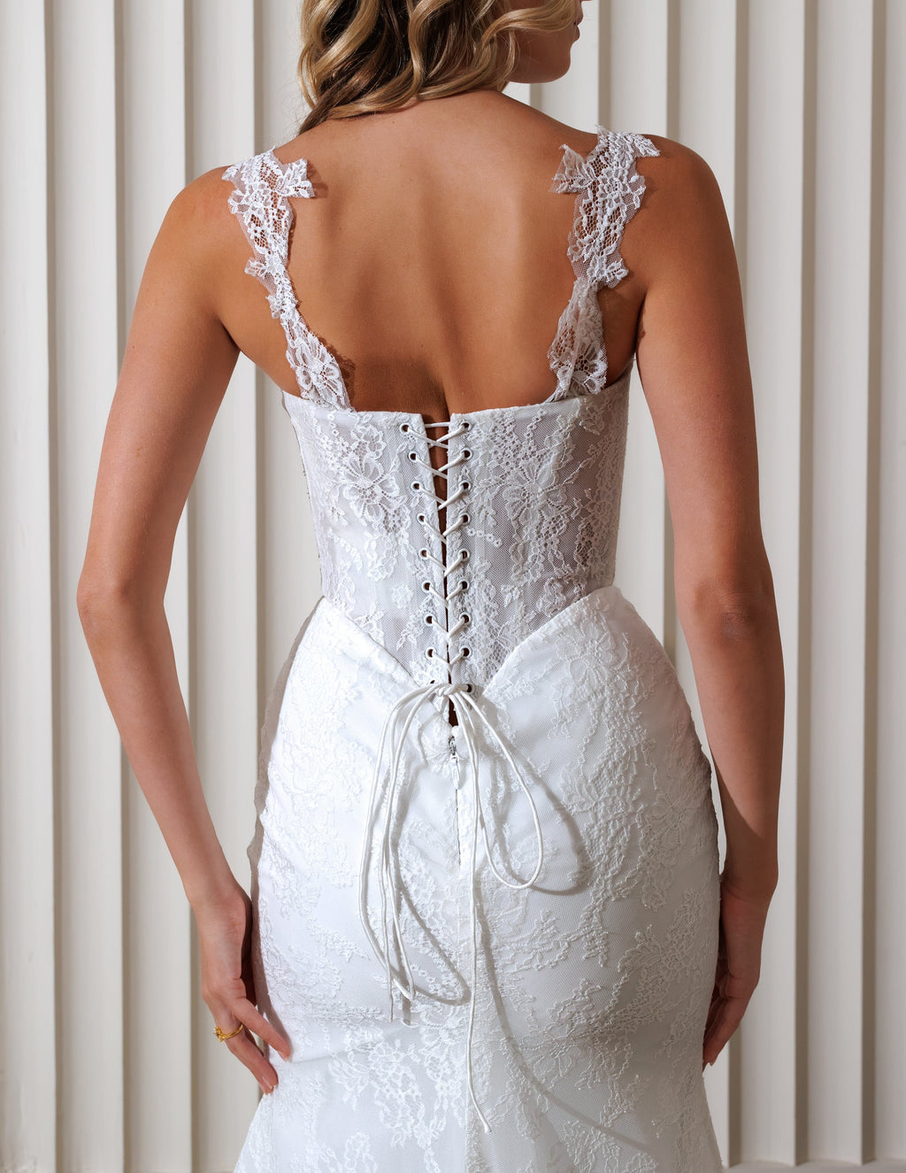 Chic Bridals Wedding Dress Halina Halina La Maison Bridal Boutique Ottawa Ontario