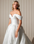 Chic Bridals Wedding Dress Hania Hania La Maison Bridal Boutique Ottawa Ontario