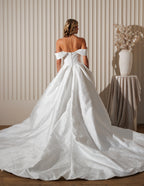 Chic Bridals Wedding Dress Hania Hania La Maison Bridal Boutique Ottawa Ontario