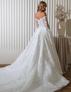 Chic Bridals Wedding Dress Harleen Harleen La Maison Bridal Boutique Ottawa Ontario