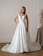 Chic Bridals Wedding Dress Harper Harper La Maison Bridal Boutique Ottawa Ontario