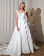 Chic Bridals Wedding Dress Harper Harper La Maison Bridal Boutique Ottawa Ontario