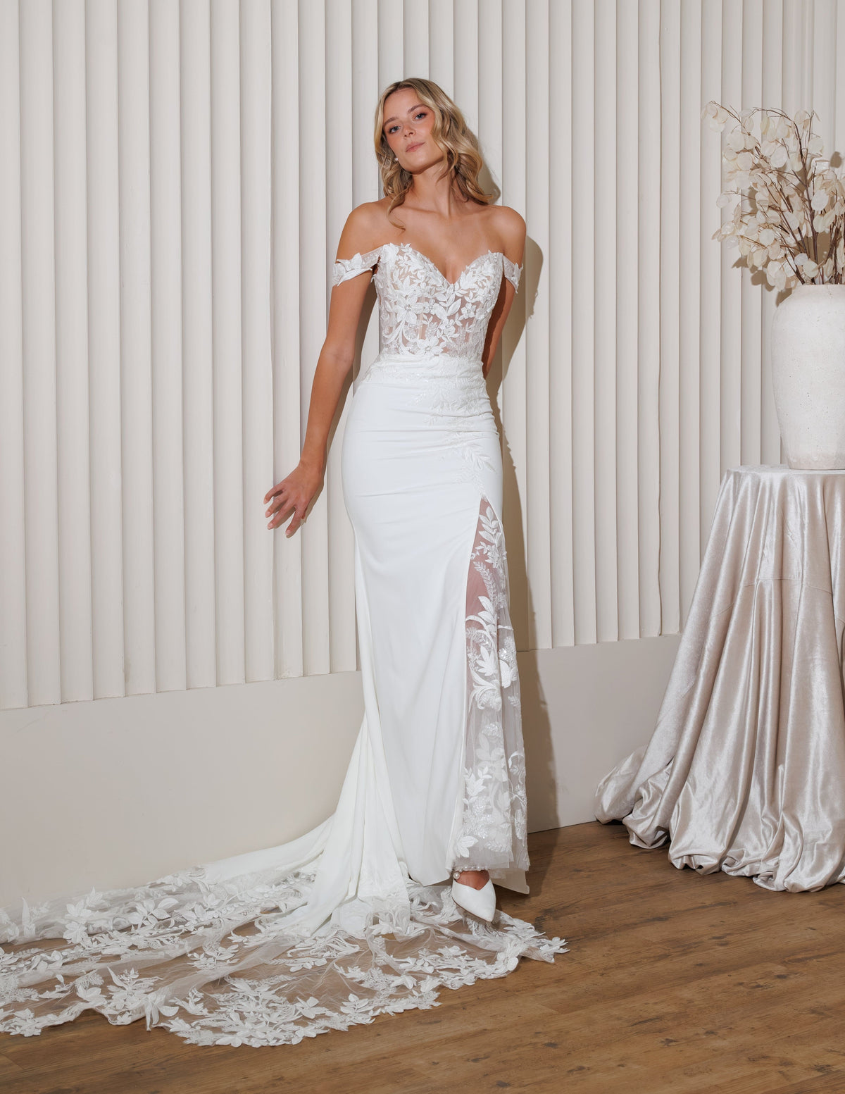 Chic Bridals Wedding Dress Hettina Hettina La Maison Bridal Boutique Ottawa Ontario