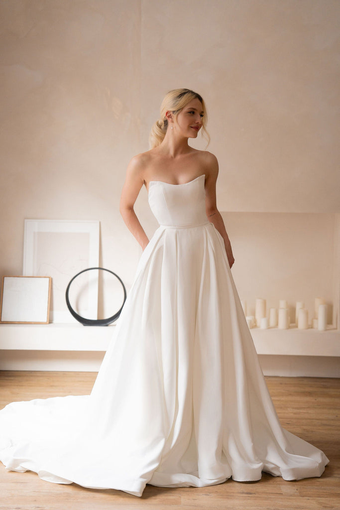 Chic Bridals Wedding Dress Rachel La Maison Bridal Boutique Ottawa Ontario