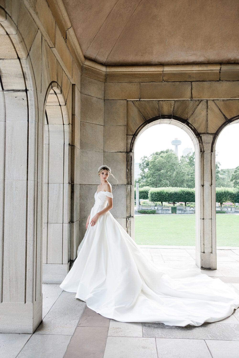 Chic Bridals Wedding Dresses Elegance La Maison Bridal Boutique Ottawa Ontario