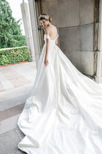 Chic Bridals Wedding Dresses Elegance La Maison Bridal Boutique Ottawa Ontario