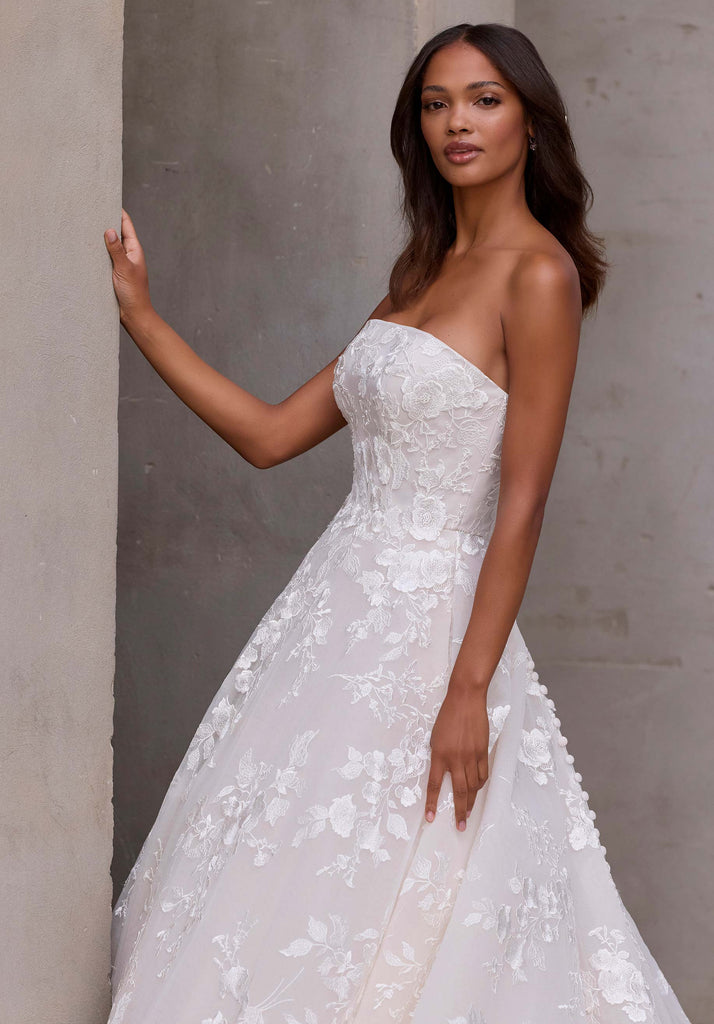 La Maison Bridal Boutique Wedding Dress MO2987 MO2987 La Maison Bridal Boutique Ottawa Ontario