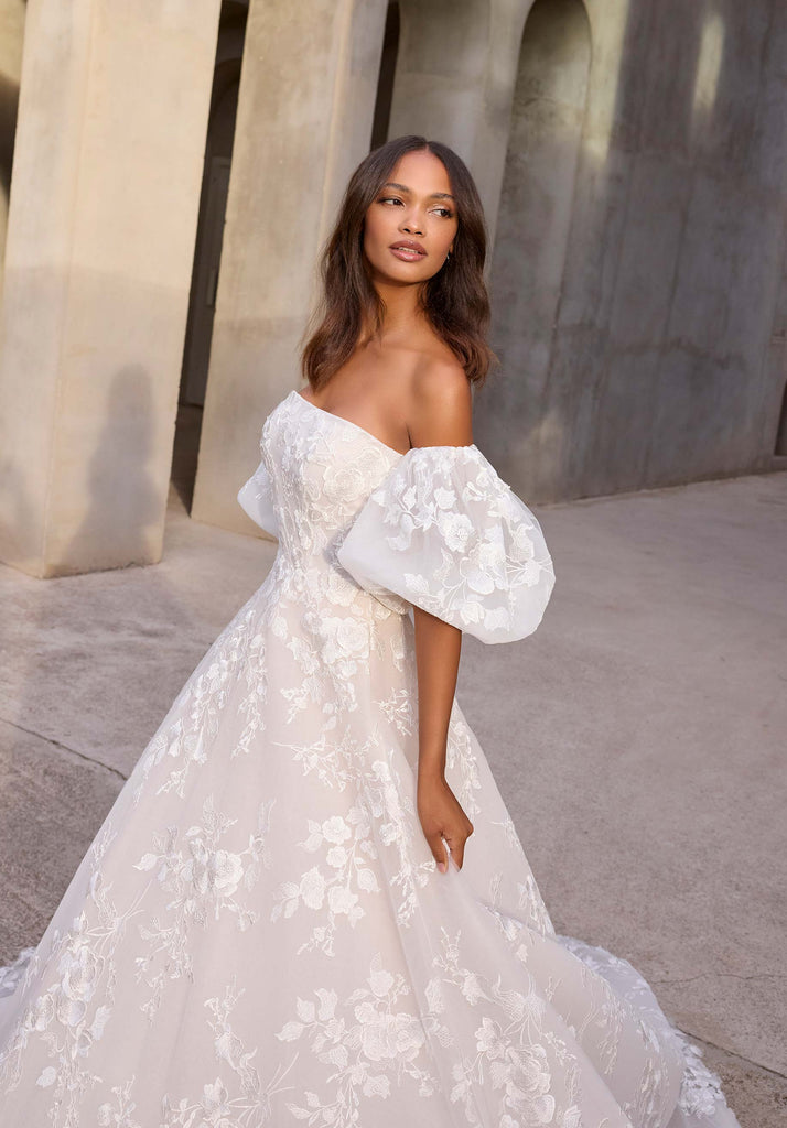 La Maison Bridal Boutique Wedding Dress MO2987 MO2987 La Maison Bridal Boutique Ottawa Ontario