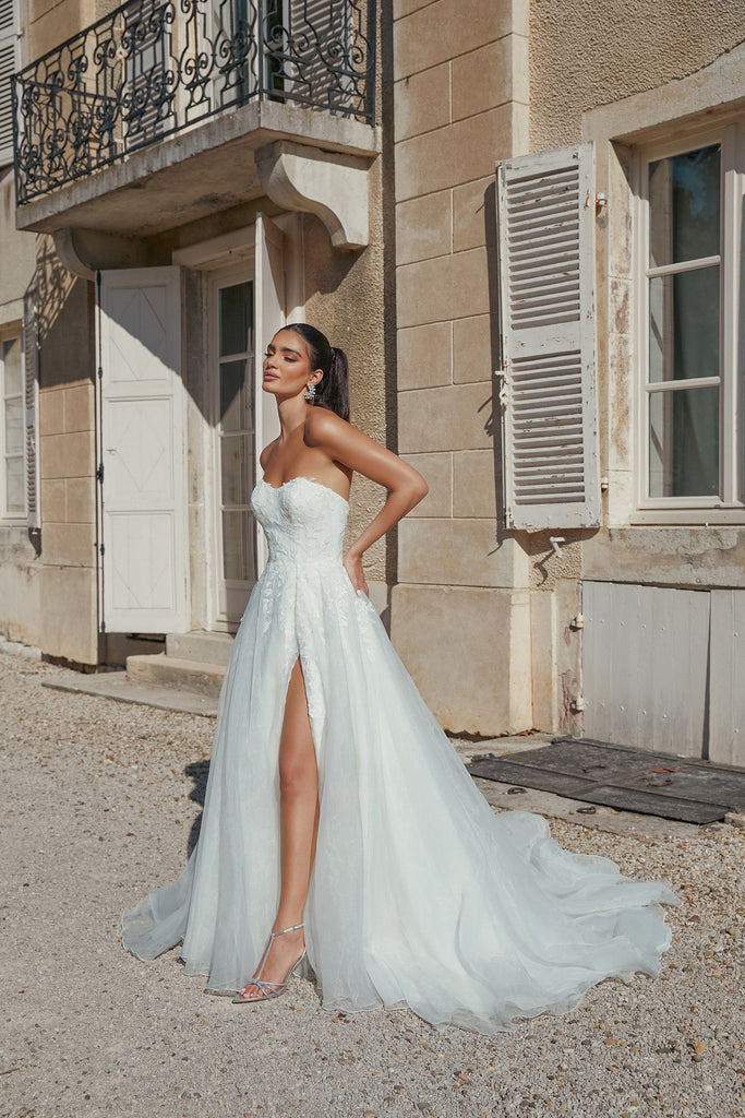 Madi Lane Wedding Dress 44451 La Maison Bridal Boutique Ottawa Ontario