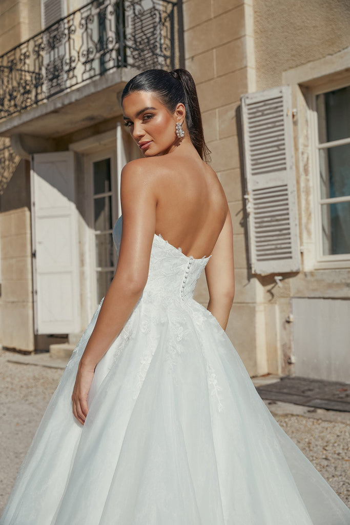 Madi Lane Wedding Dress 44451 La Maison Bridal Boutique Ottawa Ontario