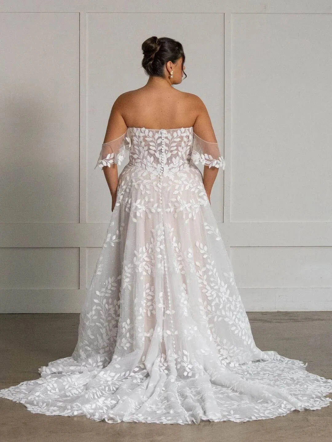 Madi Lane Wedding Dress Laiya Laiya La Maison Bridal Boutique Ottawa Ontario