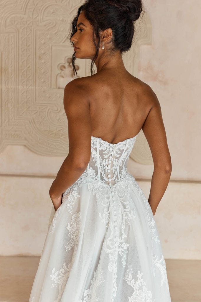 Madi Lane Wedding Dress Luisa Luisa La Maison Bridal Boutique Ottawa Ontario