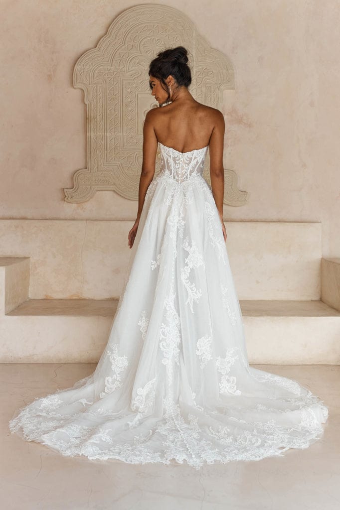 Madi Lane Wedding Dress Luisa Luisa La Maison Bridal Boutique Ottawa Ontario