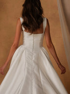 Madi Lane Wedding Dress Noon Noon La Maison Bridal Boutique Ottawa Ontario