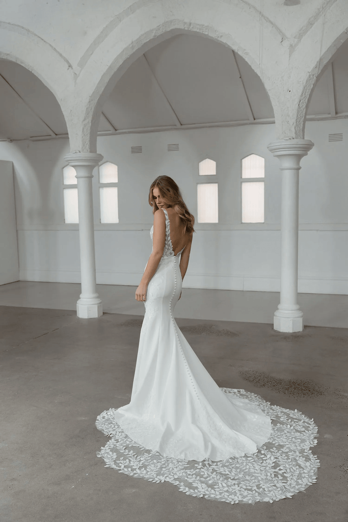 Madi Lane Wedding Dress Solace La Maison Bridal Boutique Ottawa Ontario