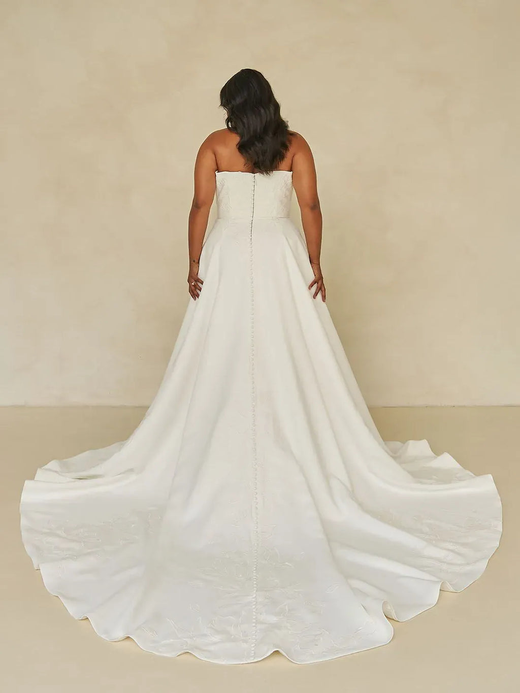Madi Lane Wedding Dress Wendall Wendall La Maison Bridal Boutique Ottawa Ontario
