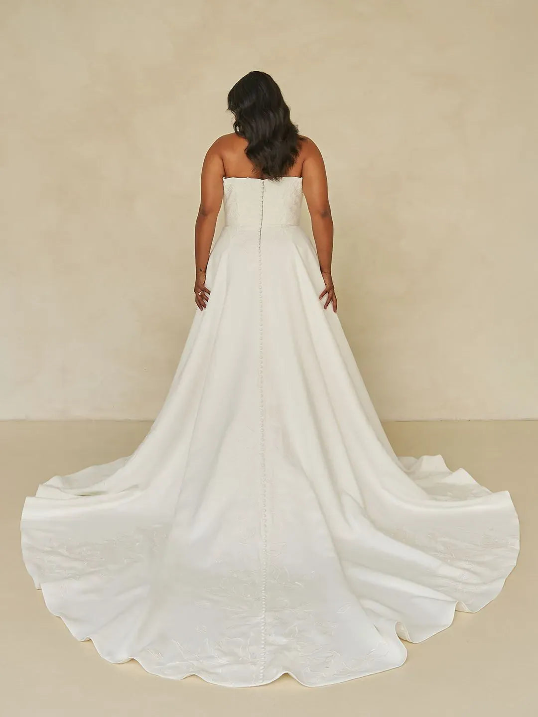 Madi Lane Wedding Dress Wendall Wendall La Maison Bridal Boutique Ottawa Ontario