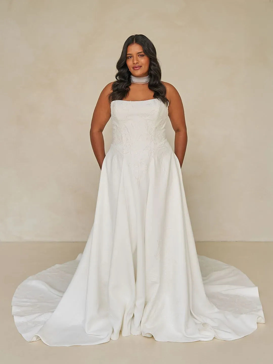 Madi Lane Wedding Dress Wendall Wendall La Maison Bridal Boutique Ottawa Ontario