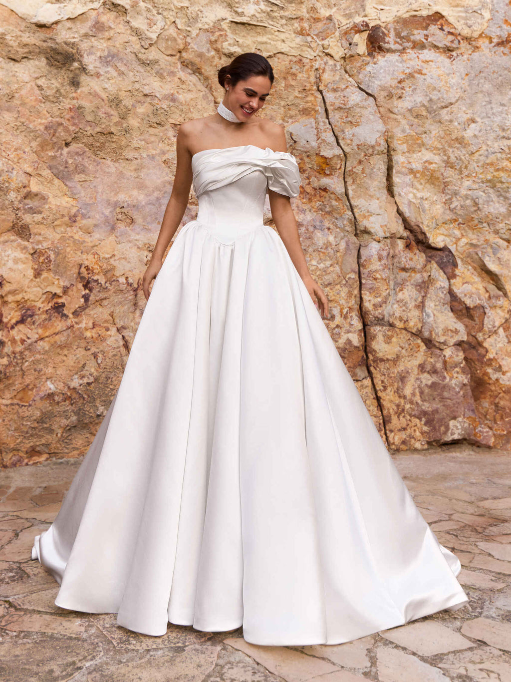 Pronovias Wedding Dress Abelaite Abelaite La Maison Bridal Boutique Ottawa Ontario
