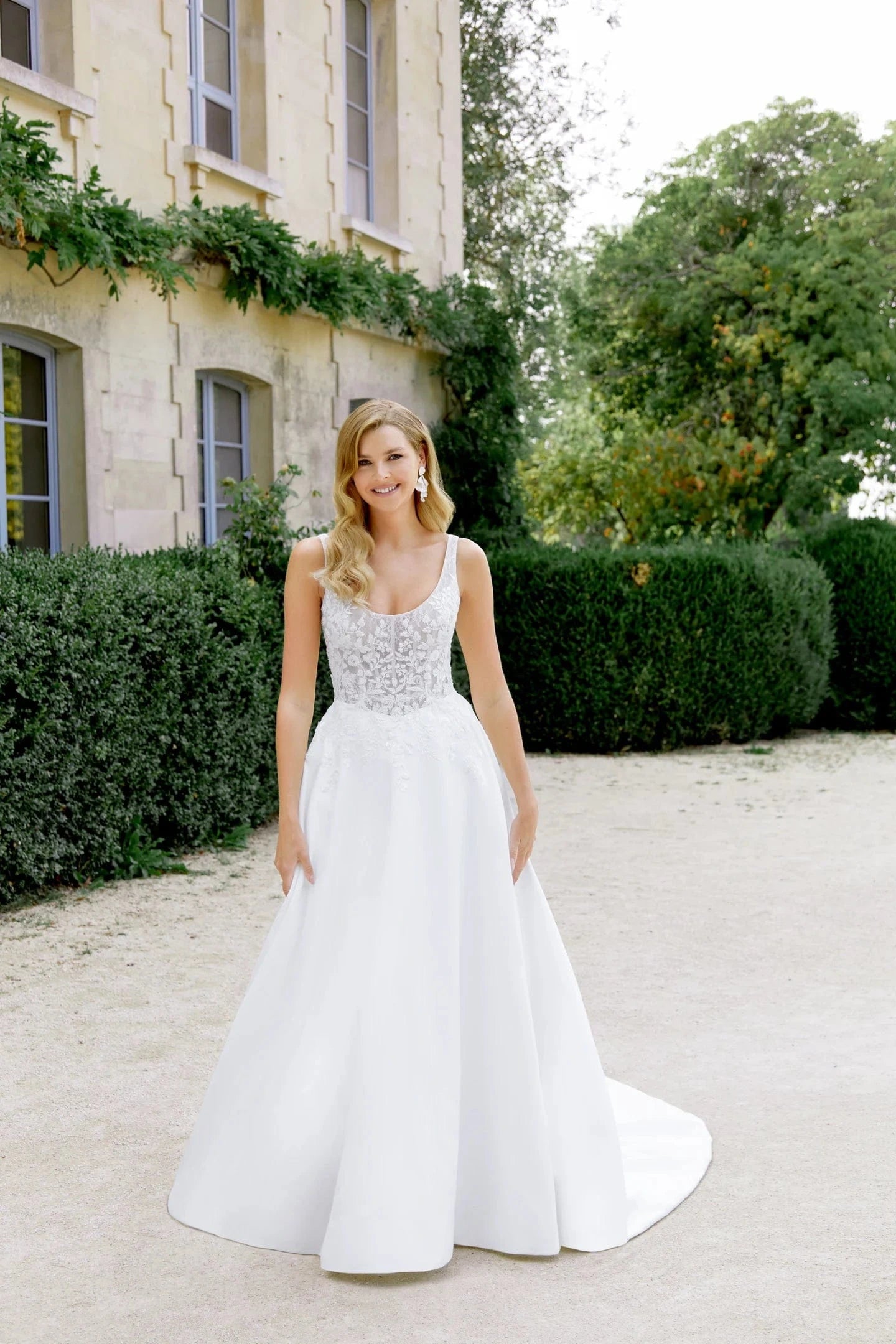 white christmas dresses Designer Princess Off-The-Shoulder A-Line Wedding Dresses with Lace