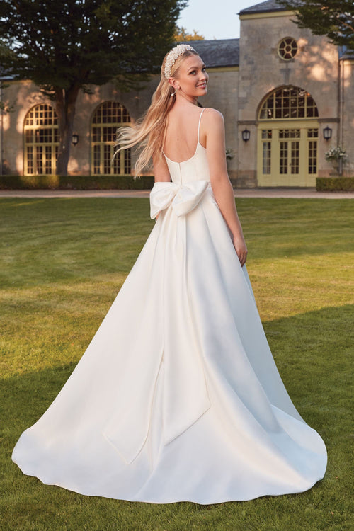 Sincerity Bridal Wedding Dresses 44332 La Maison Bridal Boutique Ottawa Ontario