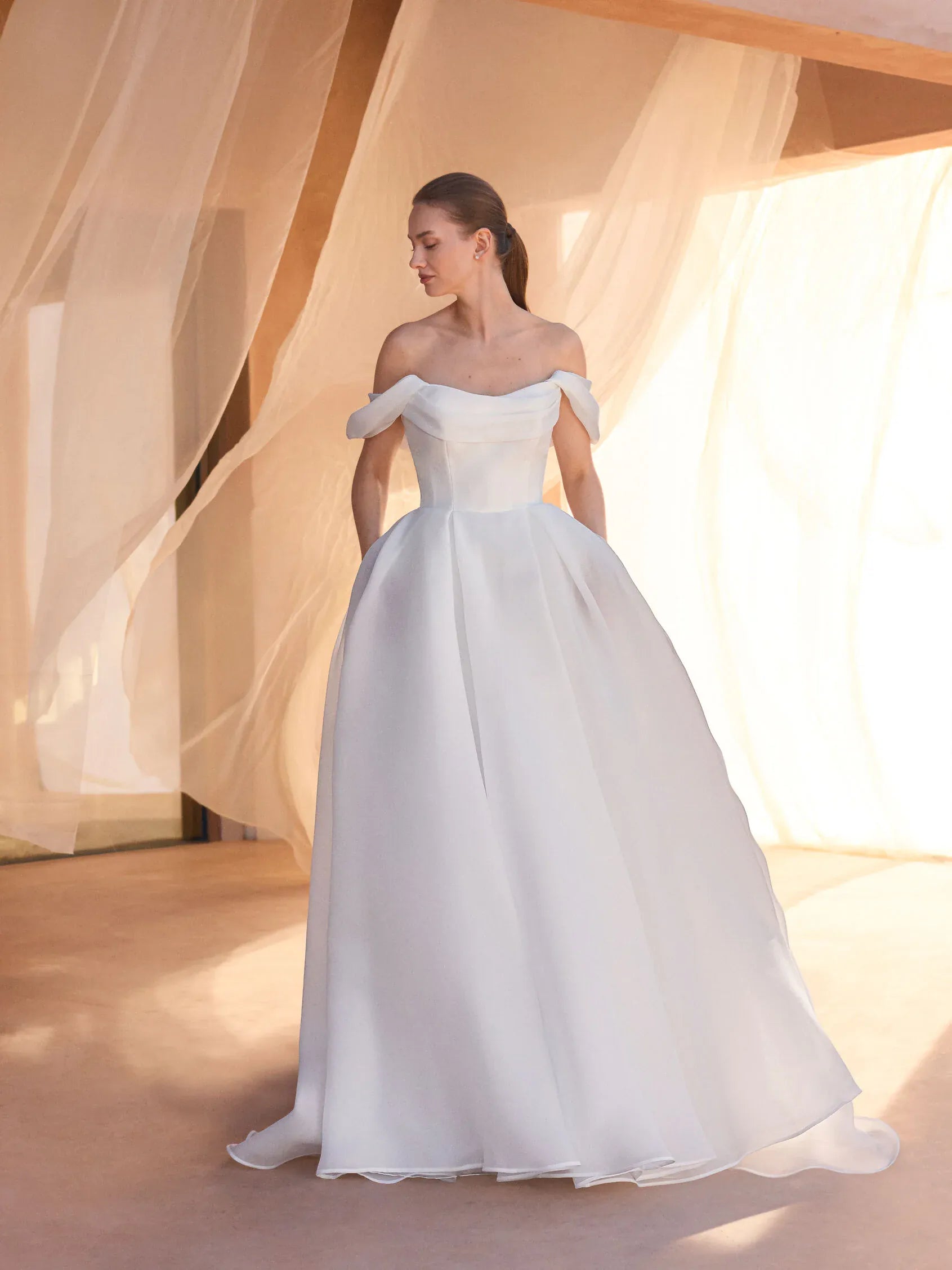 Pronovias Wedding Dress Zelias Zelias La Maison Bridal Boutique Ottawa Ontario