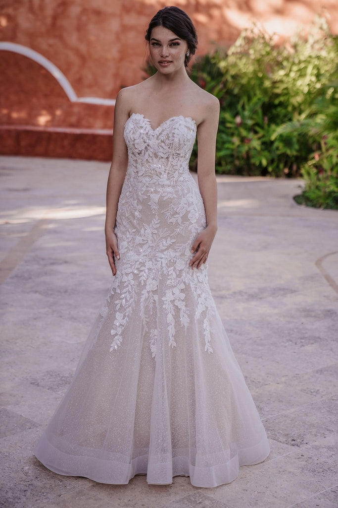 Allure Wedding Dress 9960 La Maison Bridal Boutique Ottawa Ontario