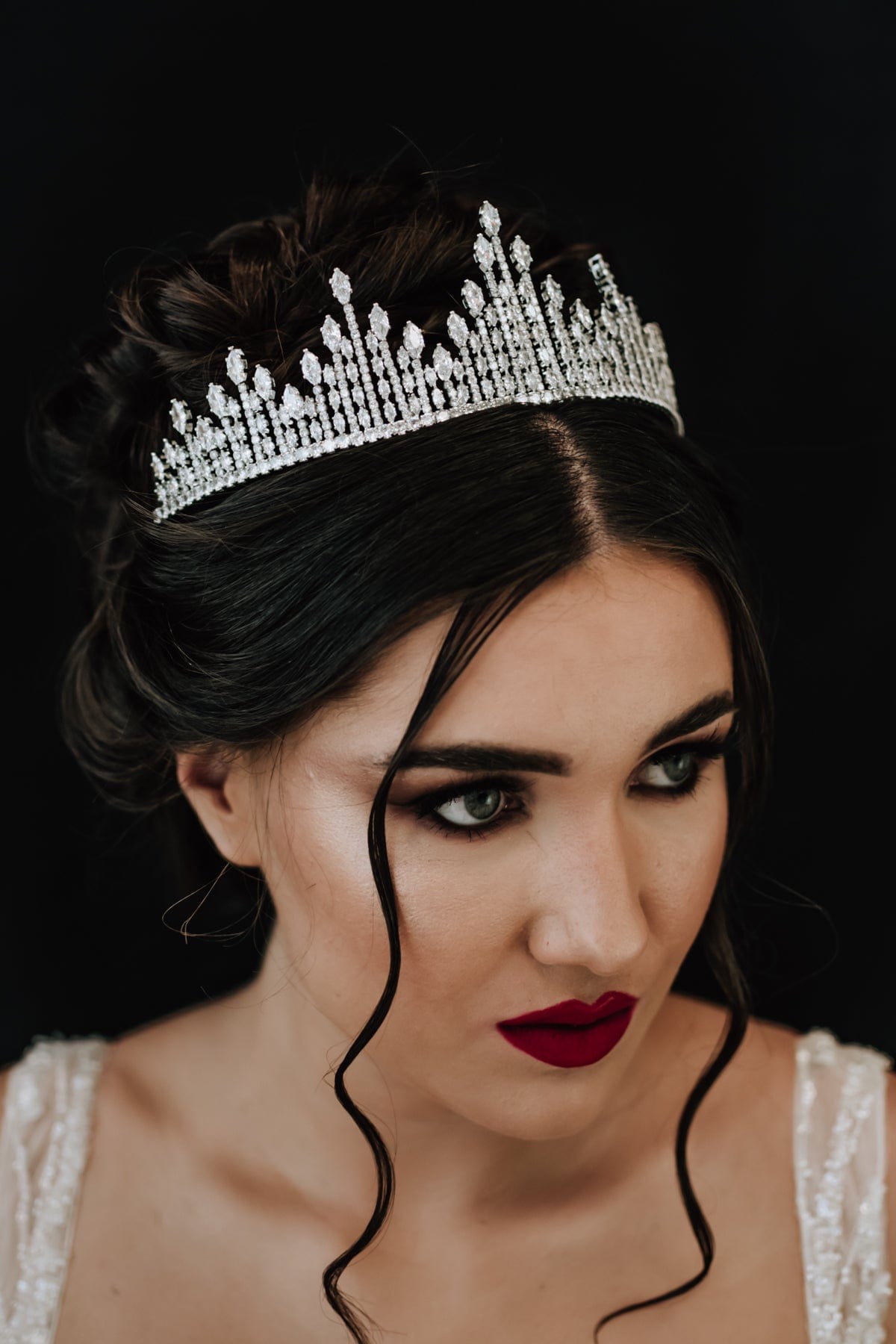 Chic Bridals Bridal Tiara HP-006 La Maison Bridal Boutique Ottawa Ontario